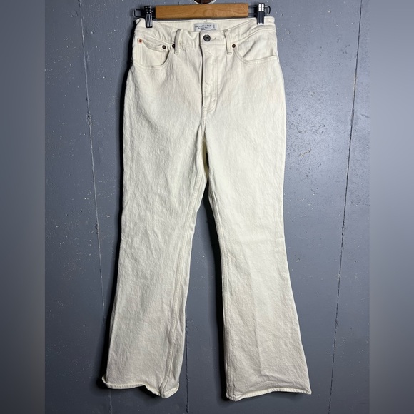 Abercrombie and Fitch Vintage Flare High Rise in Cream color.  Size 4 Regular - Picture 1 of 5